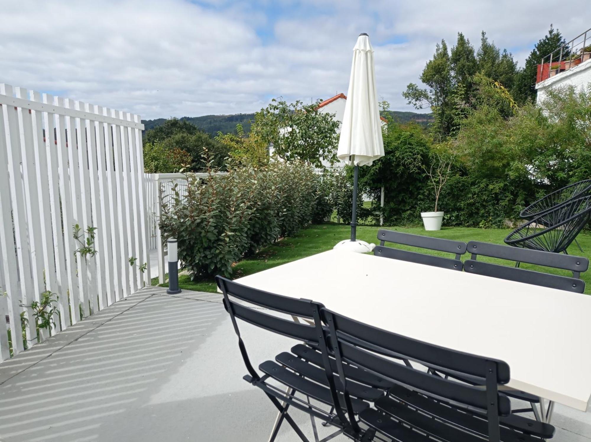 Casas Turisticas Lar Jardin - Parking Privado Santiago de Compostela Exterior foto