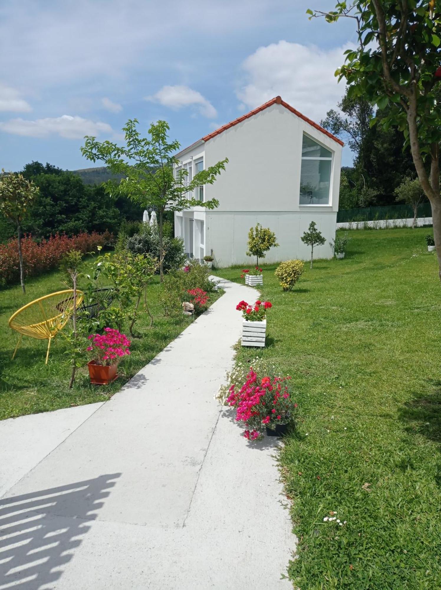 Casas Turisticas Lar Jardin - Parking Privado Santiago de Compostela Exterior foto